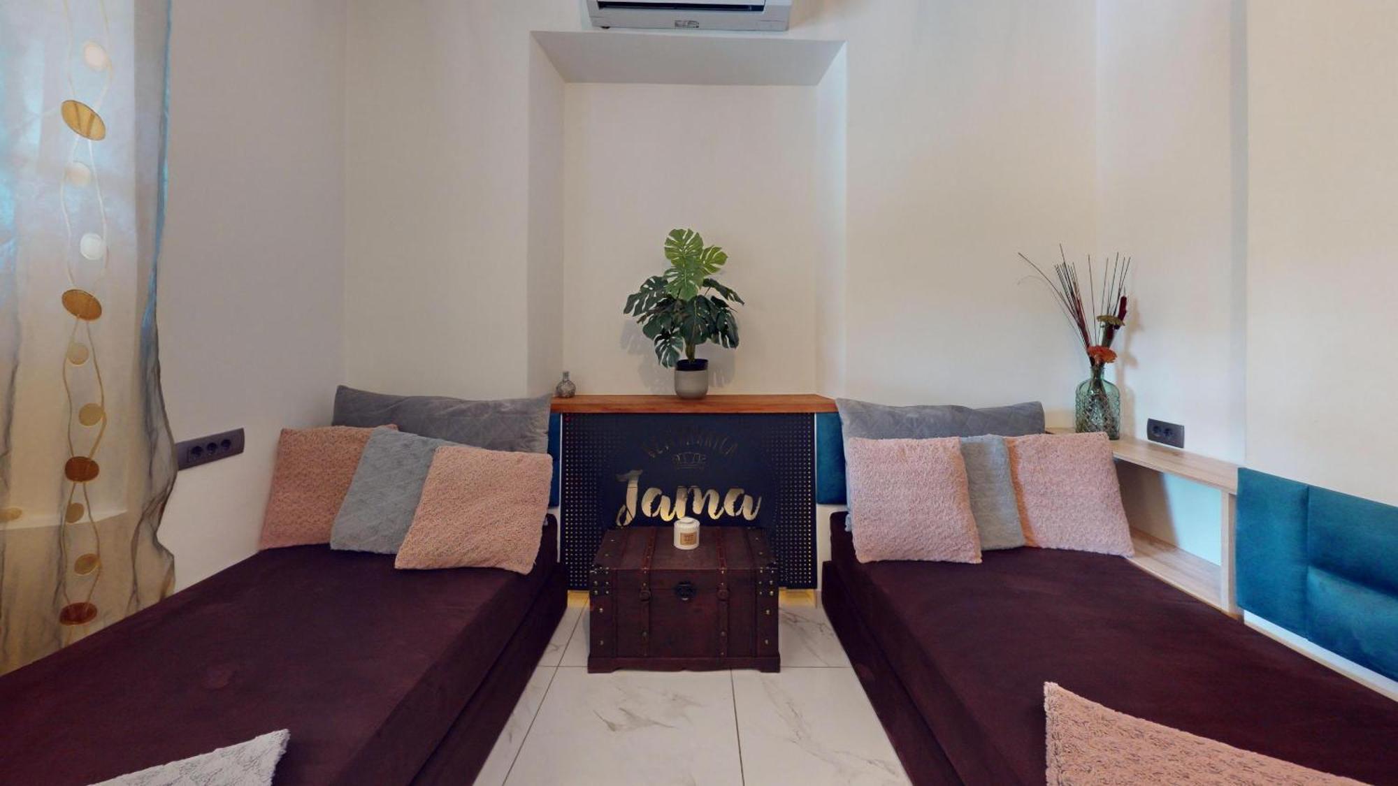 Resort Hisa Ida - Apartments With Hot Tub And Sauna Ivancna Gorica الغرفة الصورة