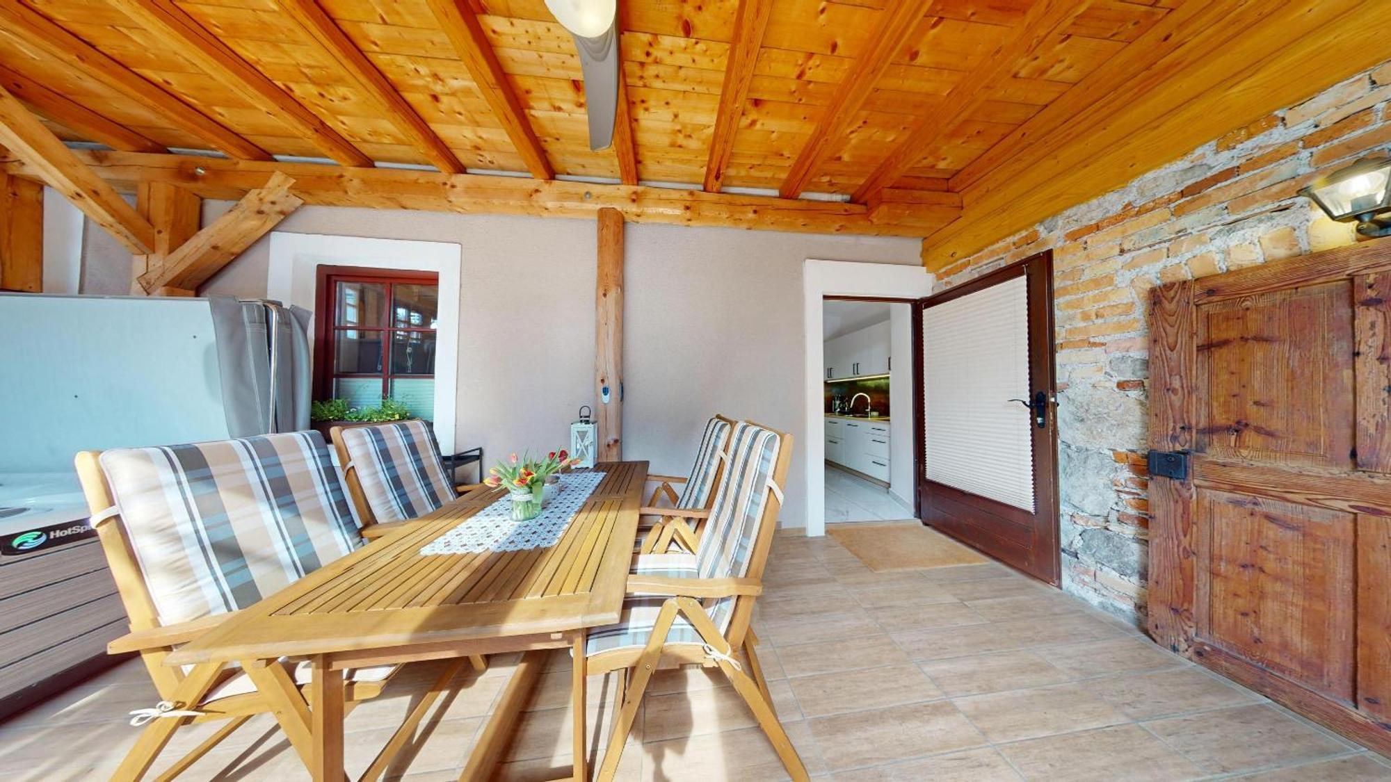 Resort Hisa Ida - Apartments With Hot Tub And Sauna Ivancna Gorica الغرفة الصورة