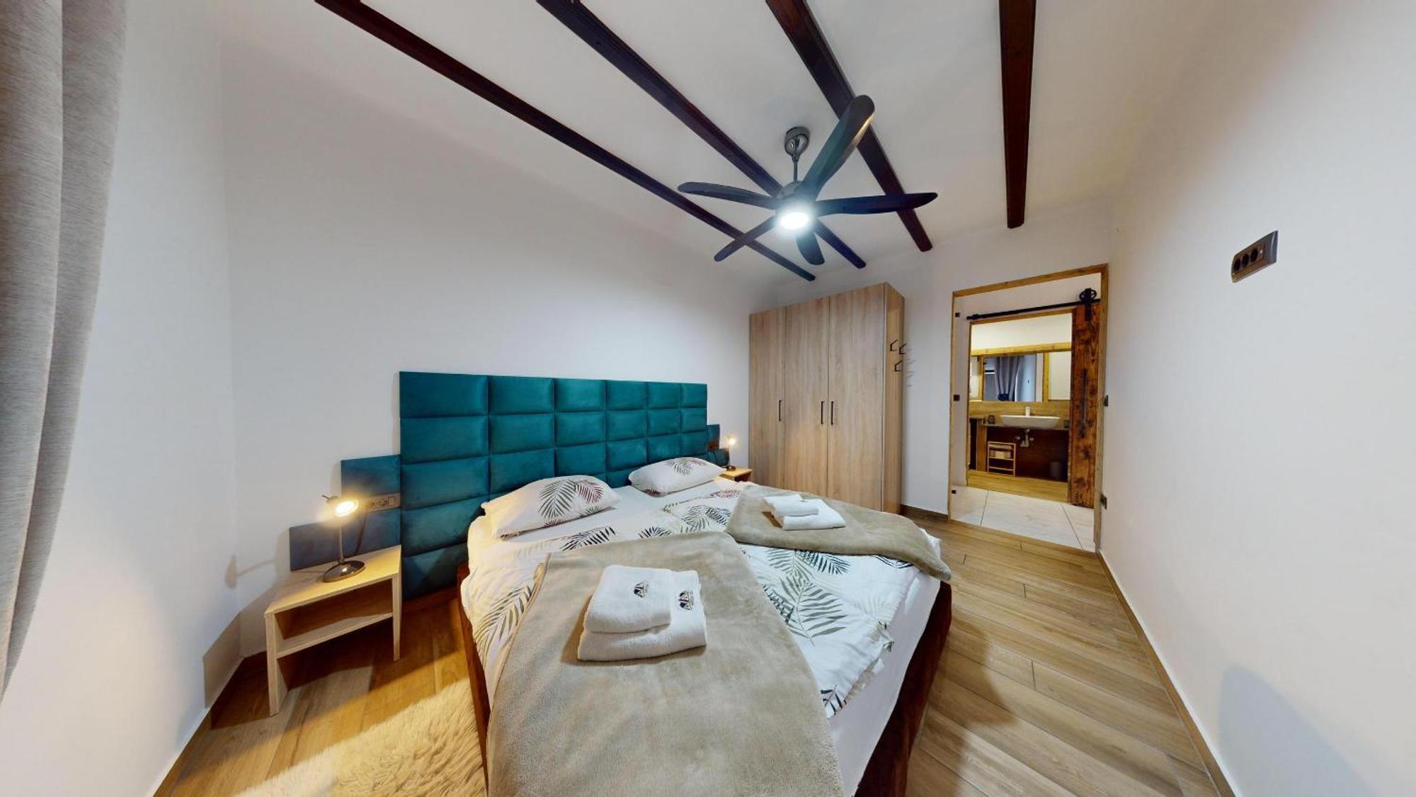 Resort Hisa Ida - Apartments With Hot Tub And Sauna Ivancna Gorica الغرفة الصورة