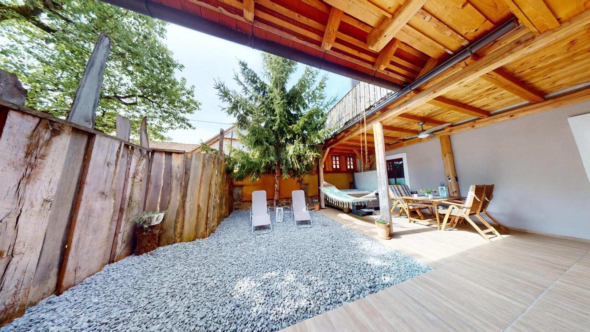Resort Hisa Ida - Apartments With Hot Tub And Sauna Ivancna Gorica الغرفة الصورة