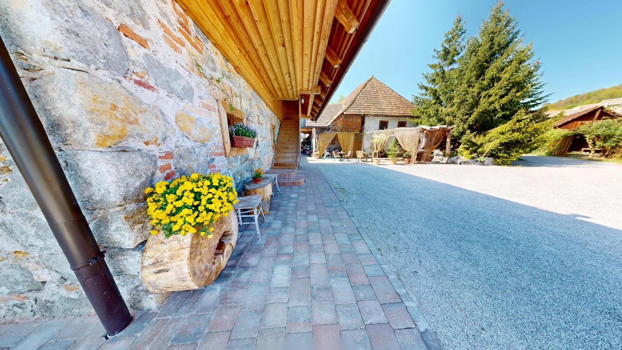 Resort Hisa Ida - Apartments With Hot Tub And Sauna Ivancna Gorica الغرفة الصورة