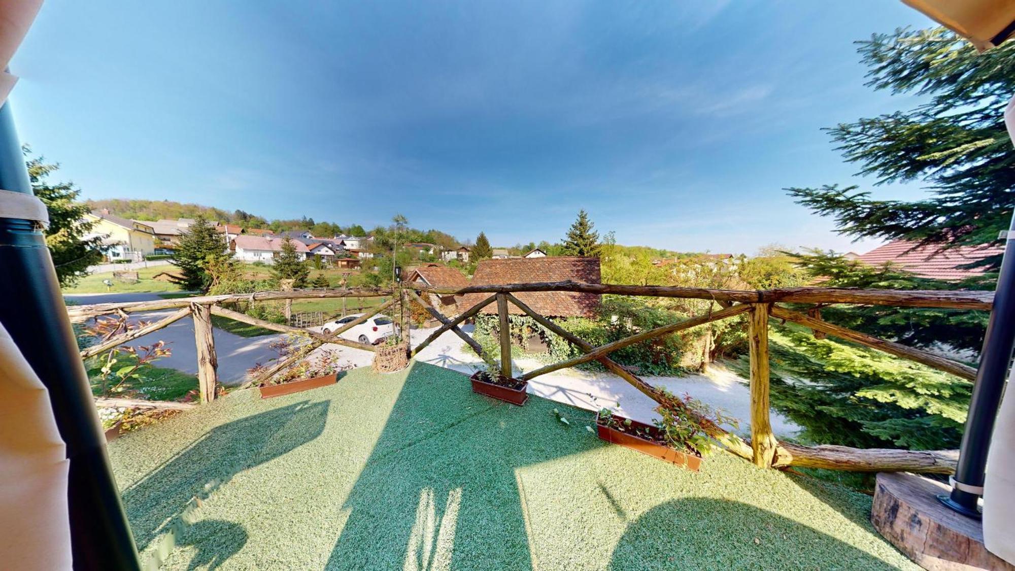 Resort Hisa Ida - Apartments With Hot Tub And Sauna Ivancna Gorica الغرفة الصورة